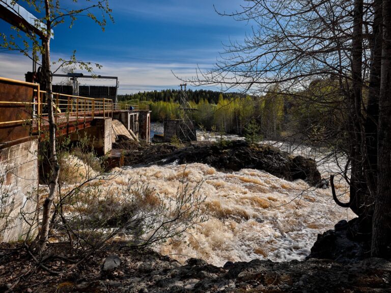 Экспедиция к лесным водопадам и к месторождению граната из Сортавала