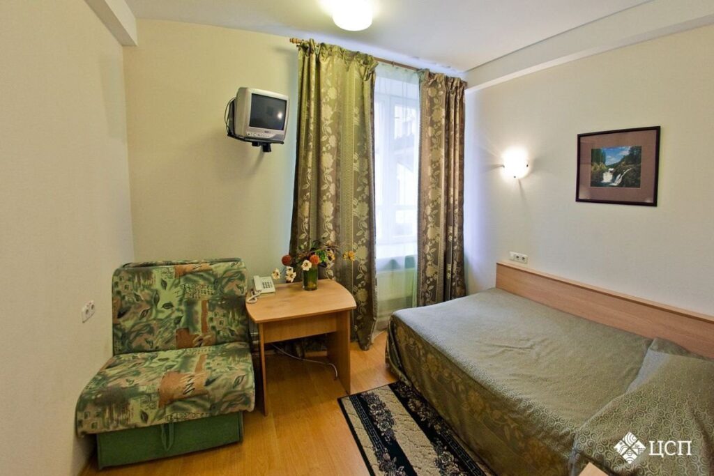 2 h mestnyj malyj ot otelya akvatika