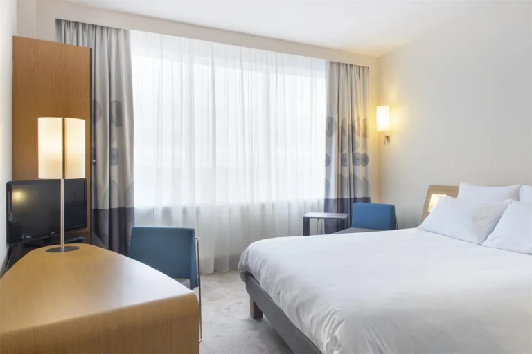 Отель Novotel