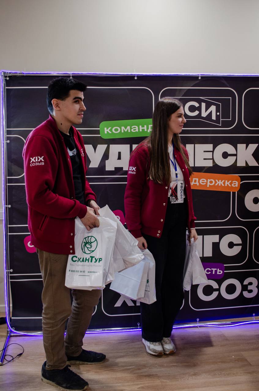 b20aae03 db2f 4051 aa5e 64e95ef561f3