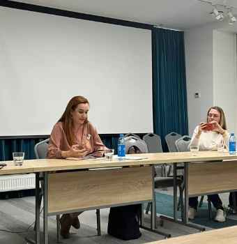 kruglyj stol snippet