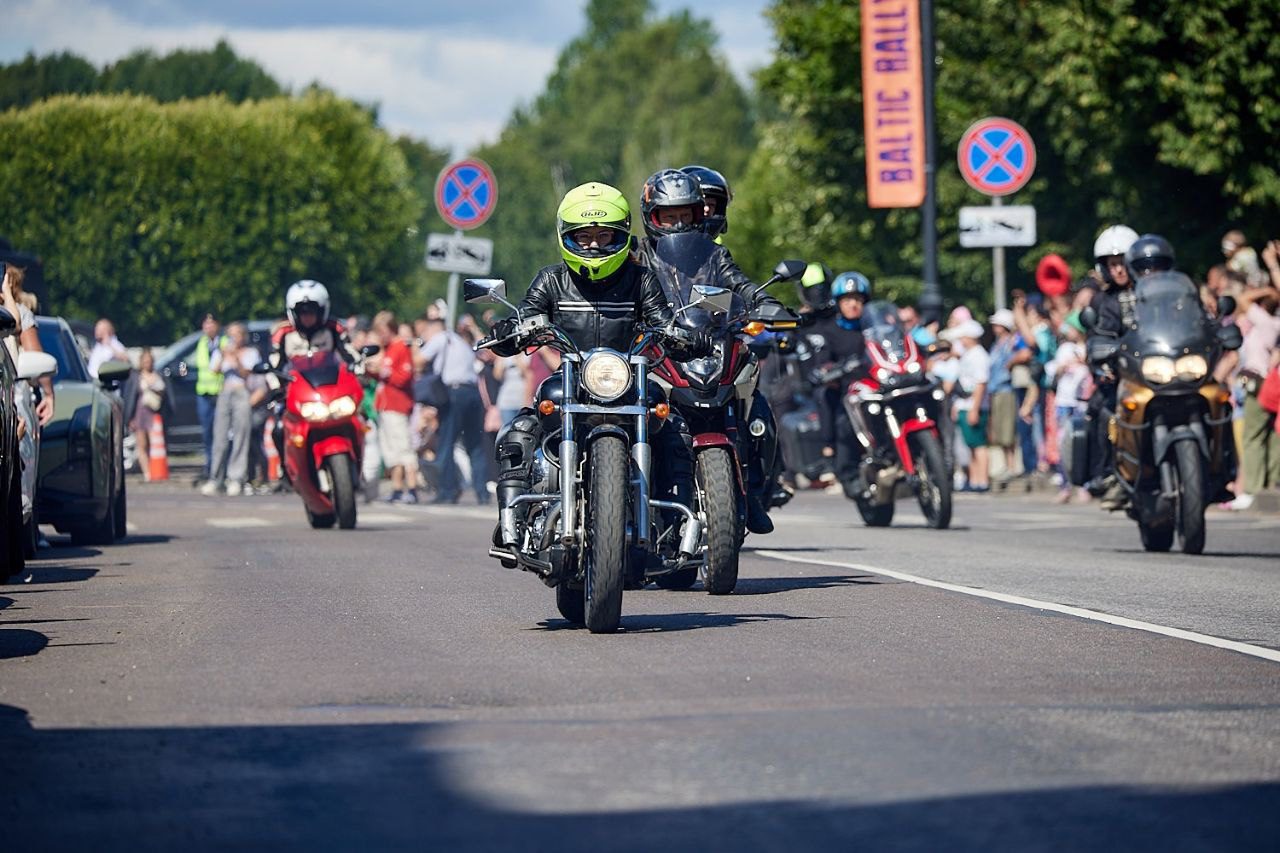 photo 5278265067776892576 y