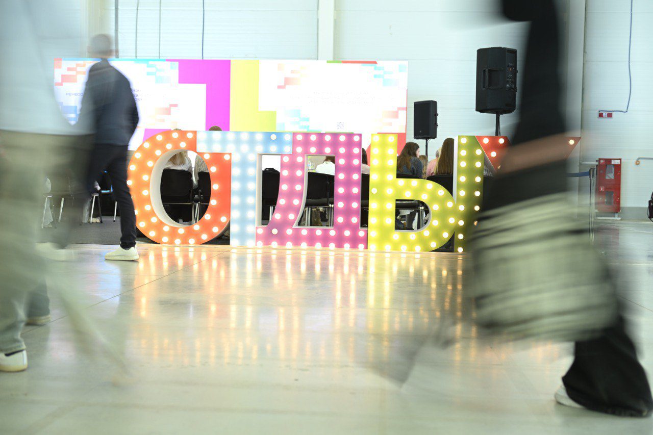 photo 5361771326639046410 y